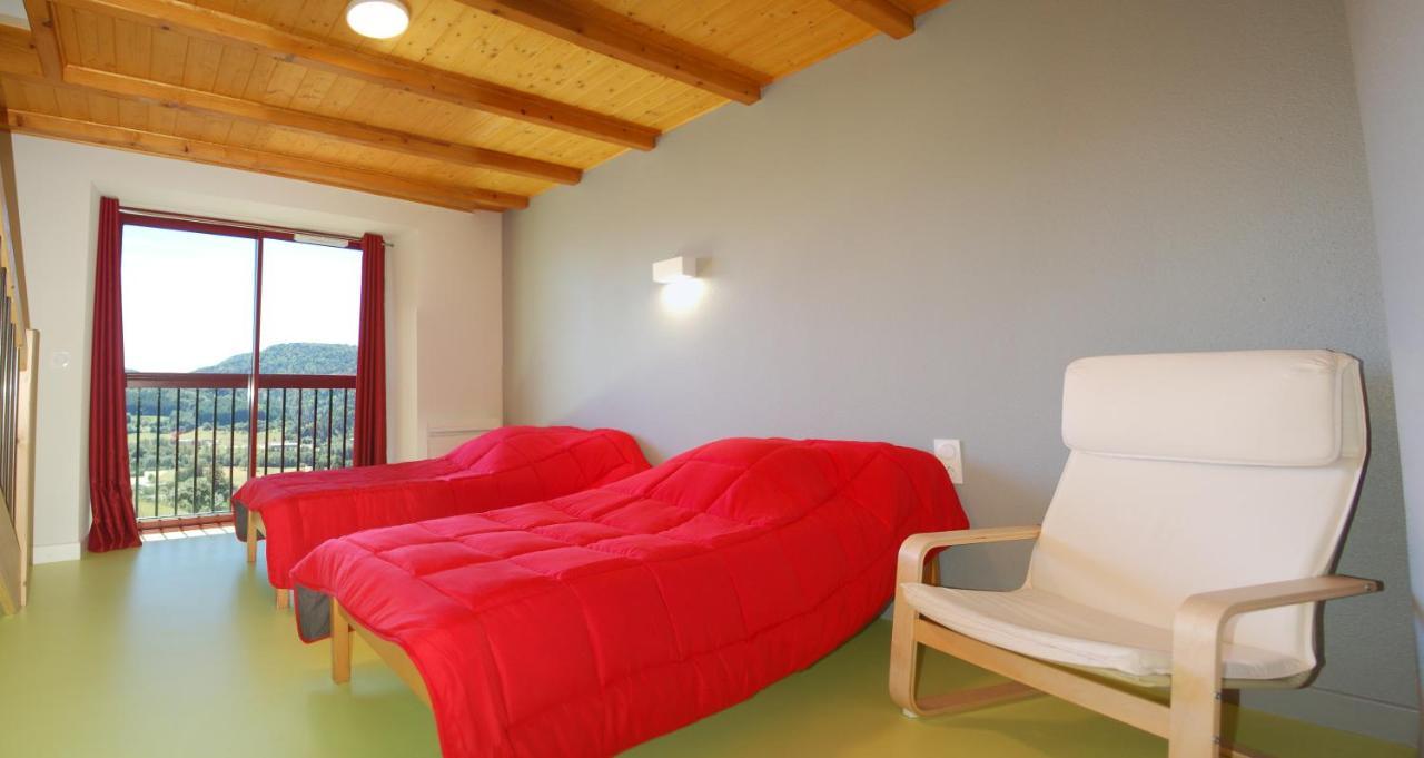 Gite Du Haut Cantal - Appartements Meubles Avec Kitchenette Et Chambres Sans Kitchenette Condat  Bagian luar foto