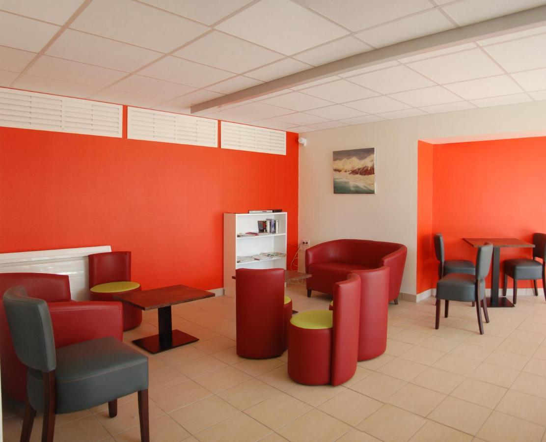 Gite Du Haut Cantal - Appartements Meubles Avec Kitchenette Et Chambres Sans Kitchenette Condat  Bagian luar foto
