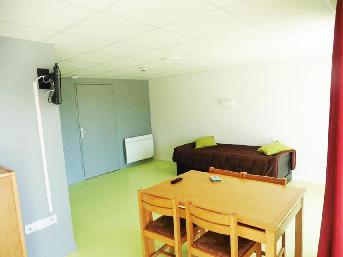 Gite Du Haut Cantal - Appartements Meubles Avec Kitchenette Et Chambres Sans Kitchenette Condat  Bagian luar foto